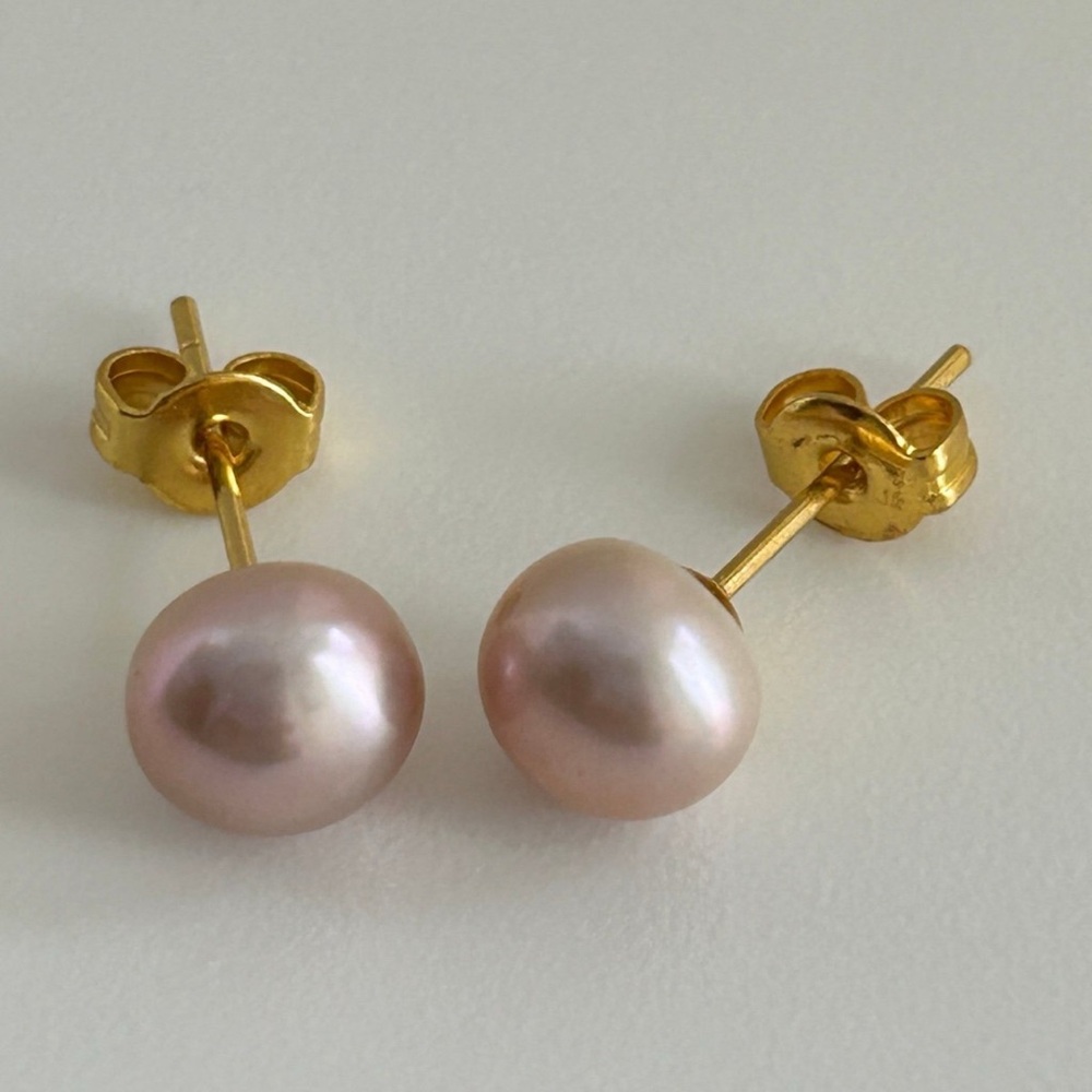 6-7mm Purple Freshwater Pearl Gold Plated Stud Earrings